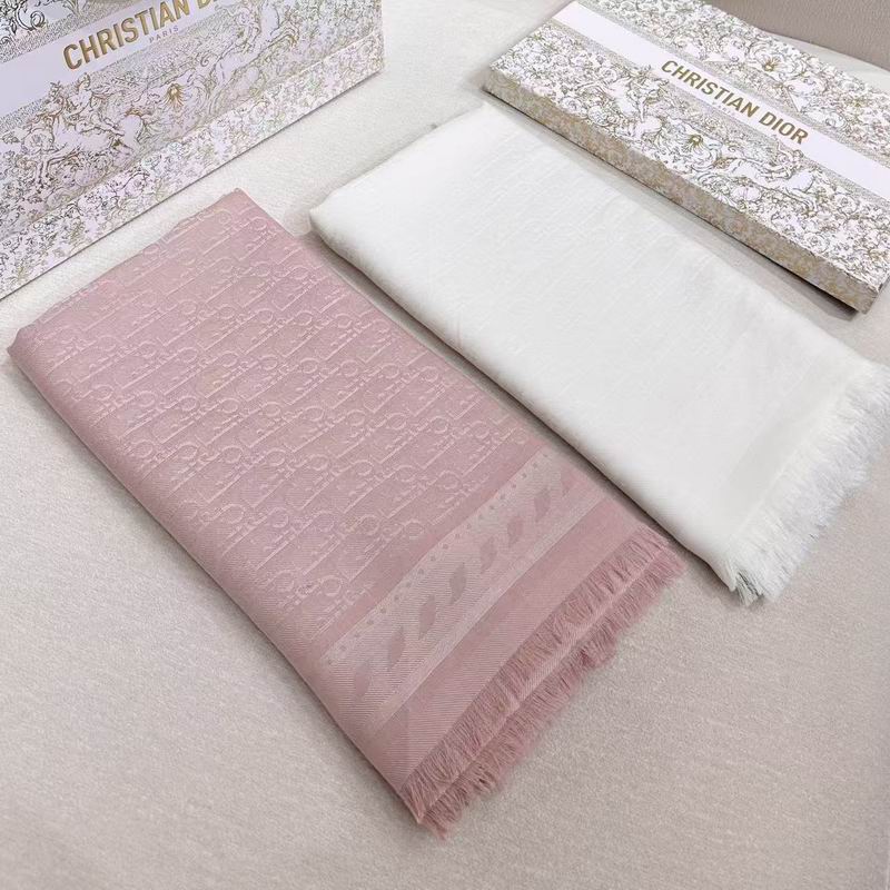 Dior Scarf 140X140cm 53%羊毛31%桑蚕丝16%棉 E060622